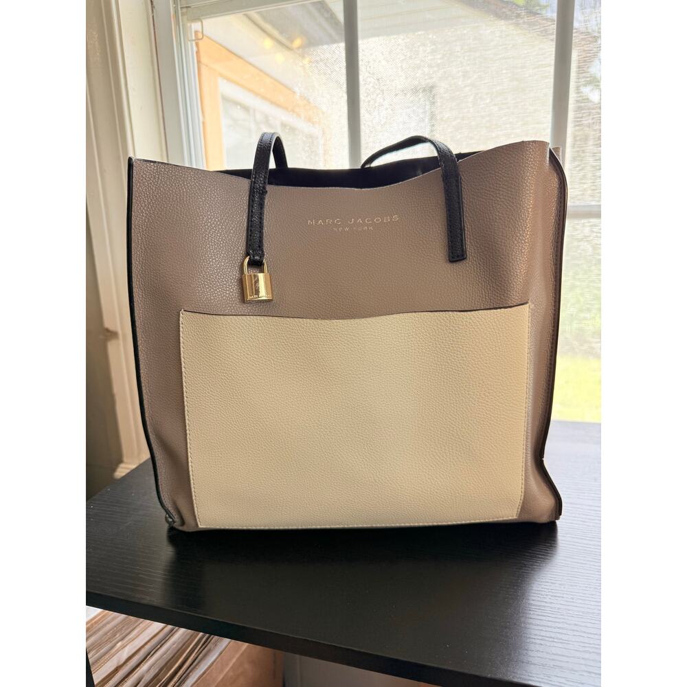 Marc Jacobs Colorblock Pebbled Leather Tote Bag Taupe Cream Black Large